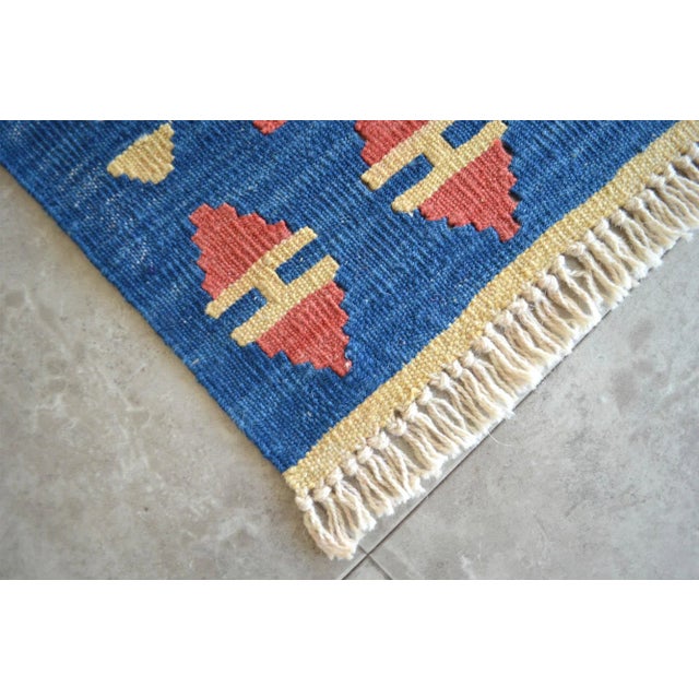 1980s 1980s Vintage Hand Woven Turkish Rug Flat Weave Wool Area Kilim Oushak Rug For Sale - Image 5 of 7