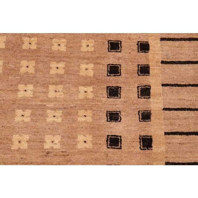 Textile Classic Ziegler Tan Black Hand-Knotted Wool Rug - 5'10'' X 8'9'' For Sale - Image 7 of 8