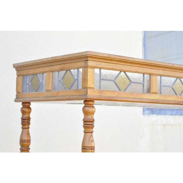 Pulaski Keepsake Collection Oak Wood Bar With Griffins and 2 Stools 3