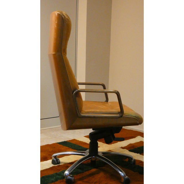 Mod. Kiruna Swivel Armchair in Leather and Wood by Studio Tecnico Vaghi, 1975 For Sale - Image 6 of 18