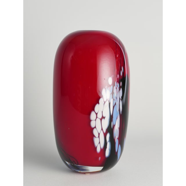 1990s Art Glass Cherry Red Vase by Mikael Axenbrant, Sweden, 1990s For Sale - Image 5 of 18