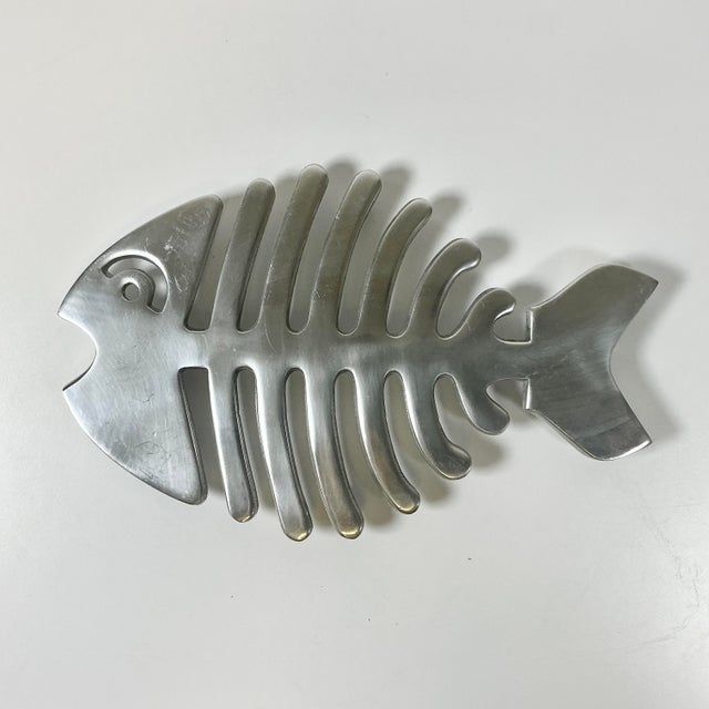 Boho Chic 1980s Vintage Coastal Boho Chic Trompe L’Oeil Style Aluminum Fish Trivet For Sale - Image 3 of 13