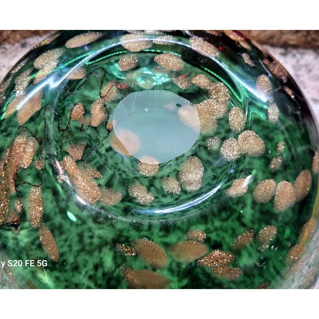 Italian Vintage Murano Emerald Green and Gold Aventurine Folded Clam Bowl Attributed to Fratelli Toso, 1960s For Sale - Image 3 of 5