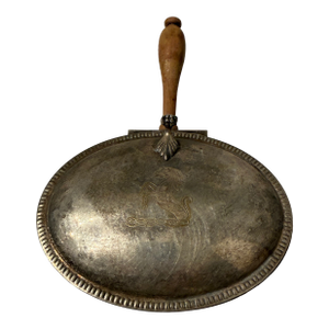Vintage the Sheffield Silve Co. Silverplated Oval Silent Butler With Rear Horse Crest