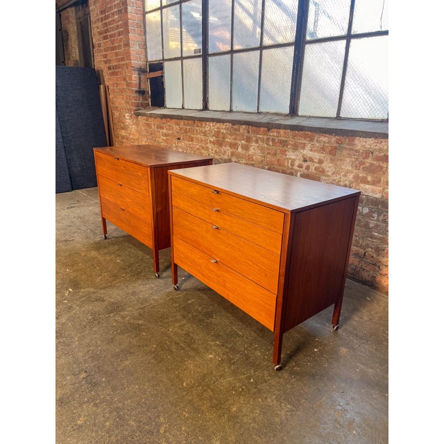 Mid-Century Modern 1960s Florence Knoll 4 Drawer Walnut Dresser For Sale - Image 3 of 14