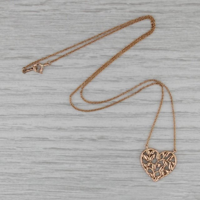 2010s Tiffany Paloma Picasso Olive Leaf Heart Pendant Necklace W/ Pouch 18k Gold For Sale - Image 5 of 6