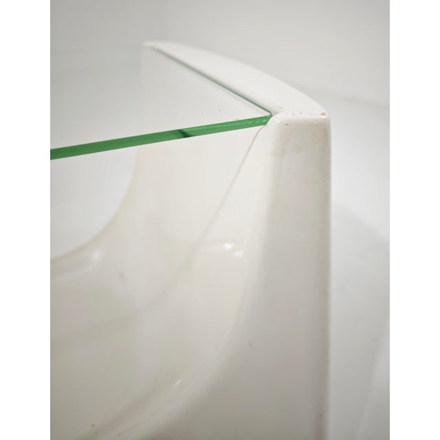 1960s Mid-Century Modern Space Age Resin and Glass Coffee Table, Italy, 1970s For Sale - Image 5 of 13