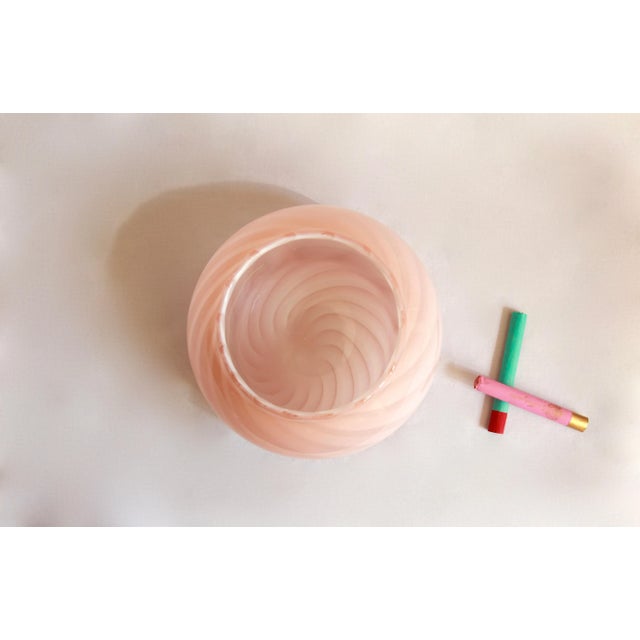 Italian Pink Swirl Murano Glass Caramella Ashtray / Vide Poche, 1970s For Sale - Image 4 of 10