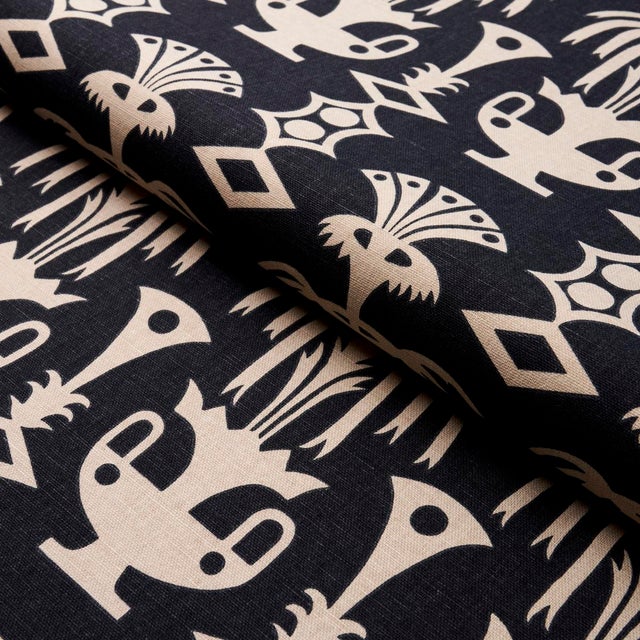 Schumacher SAMPLE - Schumacher X Drusus Tabor Fountain Grass Fabric In Black For Sale - Image 4 of 4