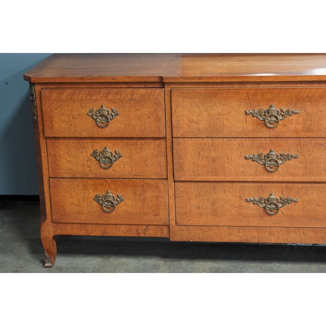 Mid-Century Modern Late 20th Century Henredon French Provincial Large 9 Drawer Dresser – Louis XVI Style Walnut, Mid-Century American Fine Furniture For Sale - Image 3 of 9