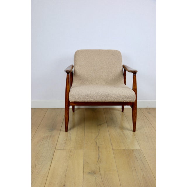 Vintage GFM 300-202 Lounge Chair in Beige Bouclé by J. Kedziorek, 1970s For Sale - Image 3 of 11