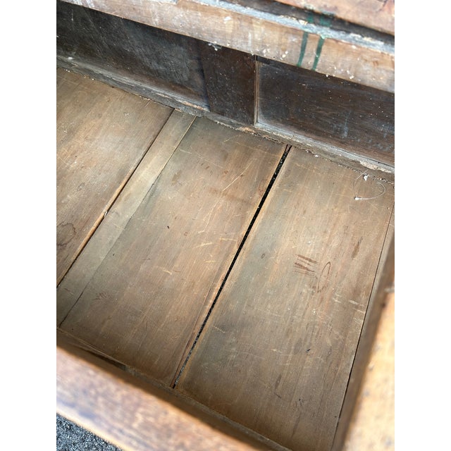 Antique 18th Century English Pine Settle Bench With Storage Underneath For Sale In New York - Image 6 of 10