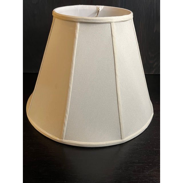 Mid 20th Century French-Style Urn Lamp With Gilded Flowers and Original Lampshade For Sale - Image 9 of 12