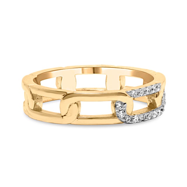 Embrace modern elegance with this exquisite 10K yellow gold ring, designed in the fashion-forward paperclip style. This...