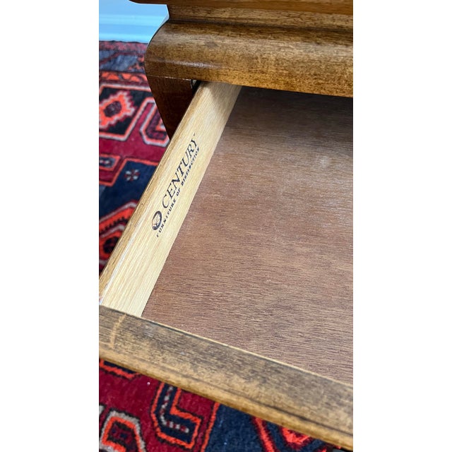 Brown 1980s Century Chin Hua Burl End Table by Raymond K Sabota Chinoiserie For Sale - Image 8 of 9