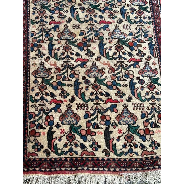Small Vintage Abadeh Rug, 1960s For Sale - Image 4 of 16