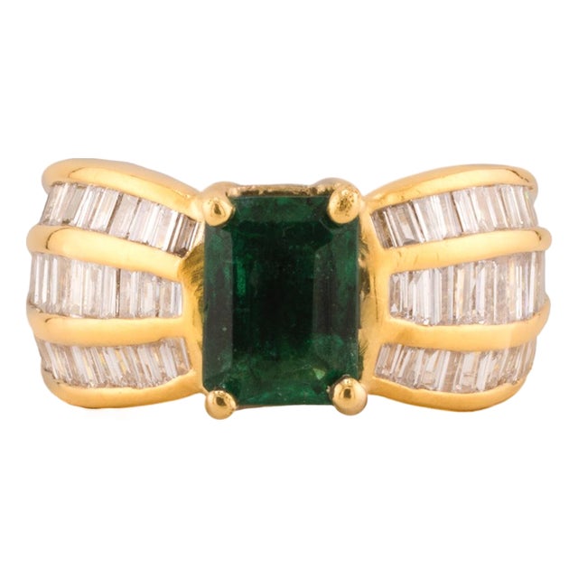 Late 20th Century 18k Emerald Ring, Size 6 For Sale