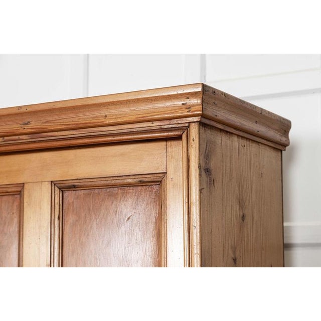 Large 19th Century English Pine Housekeepers Cabinet, 1890 For Sale - Image 14 of 18