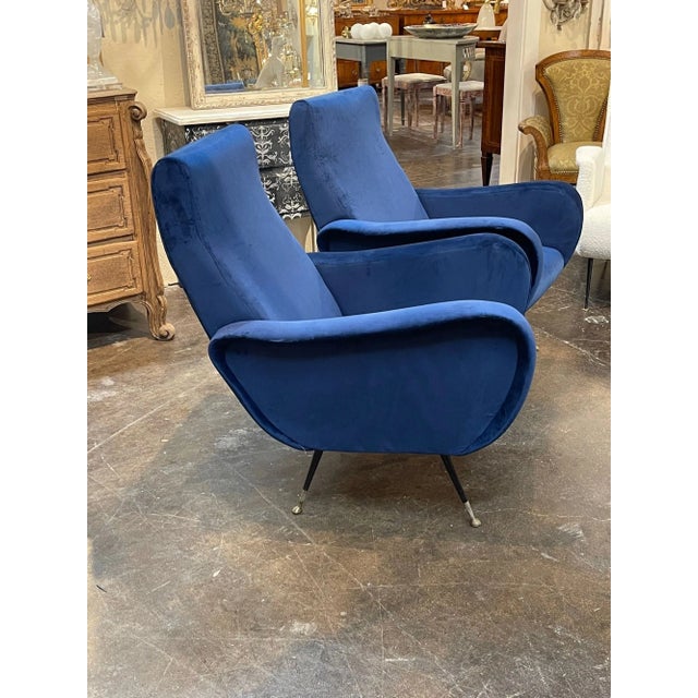 Mid-Century Modern Pair of Italian Mid-Century Navy Gio Ponti Style Chairs For Sale - Image 3 of 7