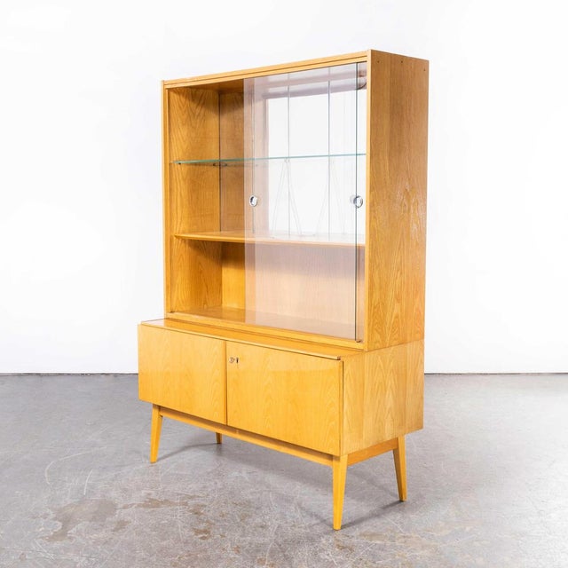 1960s Czech Glass Fronted Mirrored Back Cabinet from Nabytek, 1960s For Sale - Image 5 of 13