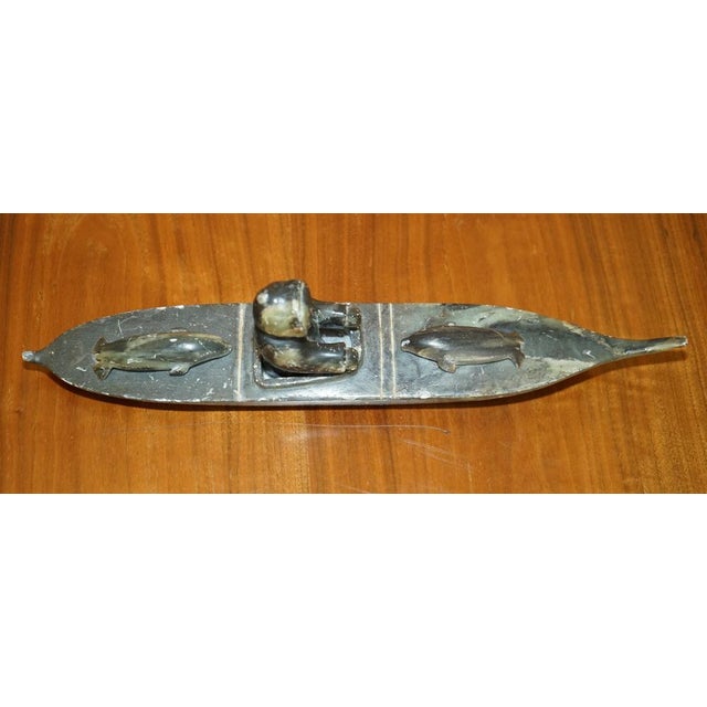 Fine Alex Patsauq 1917 Signed Serial Number Inuit Eskimo Soapstone Kayak Carving For Sale - Image 4 of 18