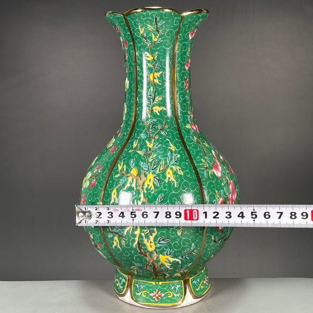 Vintage 1960s Chinese Green Ground Famille Rose "Fruits" Lobed Vase With Original Label For Sale - Image 4 of 9