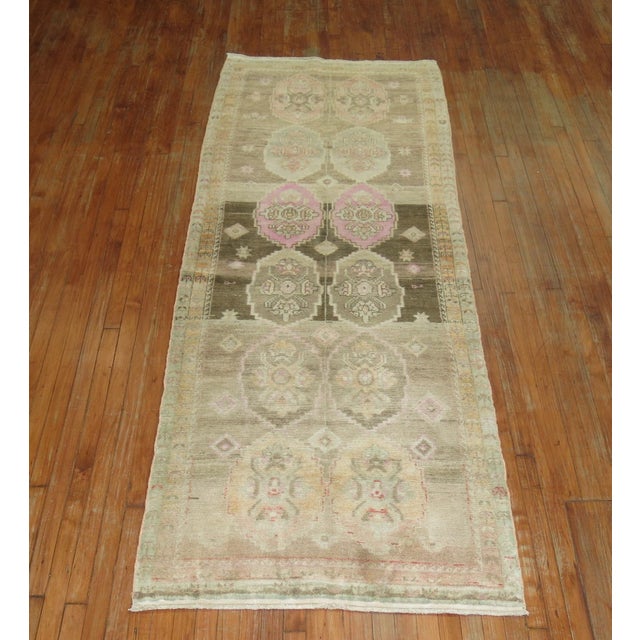 Turkish Oushak Runner with Pink Hues For Sale In New York - Image 6 of 6