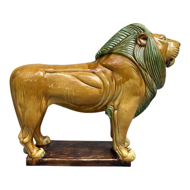 Vintage Majestic Italian Majolica Style Ceramic Lion Sculpture For Sale