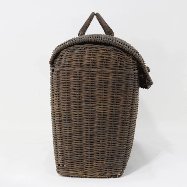 Early 20th Century Vintage Woven Rattan Picnic Basket With Handle & Lid – Handwoven Storage & Décor For Sale - Image 5 of 11