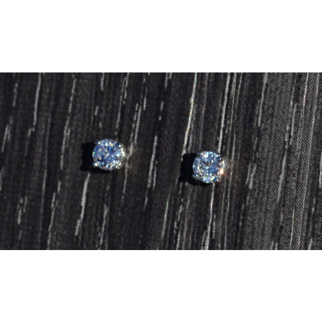 Contemporary Ladies 14K White Gold 0.28 CTW Diamond Stud Earrings, 2 Pieces For Sale - Image 3 of 4