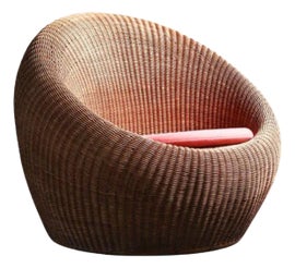 Example of Isamu Kenmochi Seating