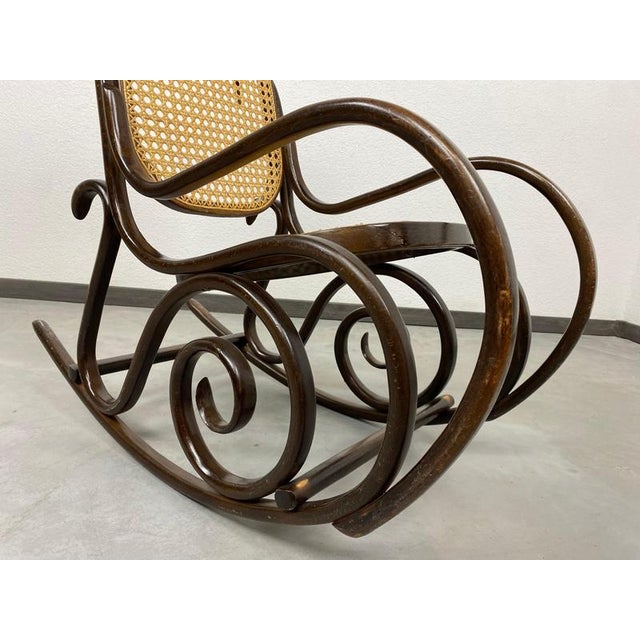 Small No. 10 Children's Rocking Chair attributed to Thonet, 1930s For Sale - Image 10 of 14
