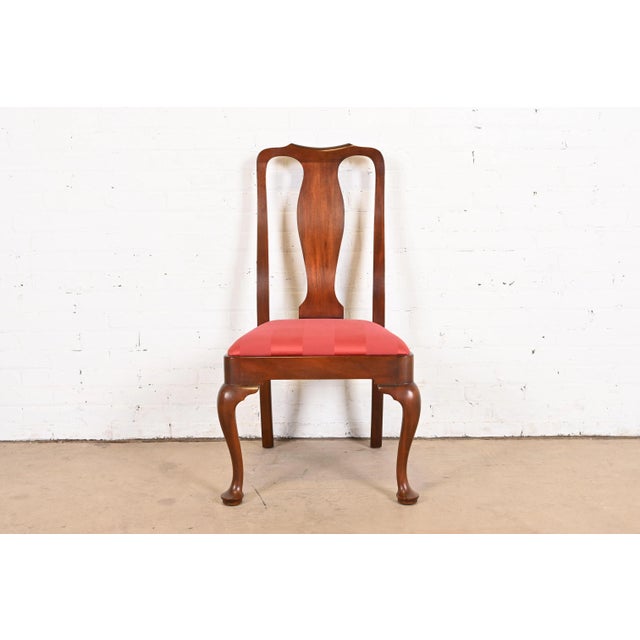 Wood Henkel Harris Queen Anne Solid Mahogany Dining Chairs, Set of Four For Sale - Image 7 of 12