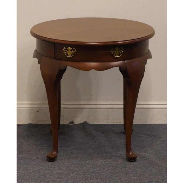 Traditional Hickory Manufacturing Co Cherry Traditional Style 26" Round Accent End Table For Sale - Image 3 of 13