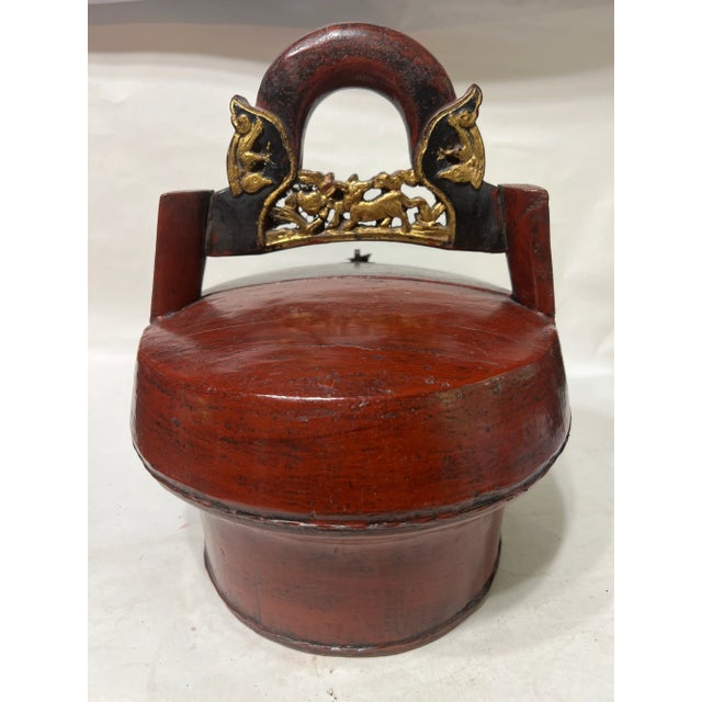 Chinese 19th Century Antique Chinese Lacquered Wedding Box For Sale - Image 3 of 12
