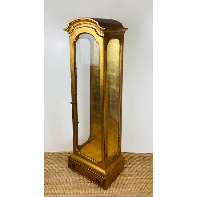 Gold Vintage Hollywood Regency Gold Leaf Wood & Glass Display Case / Cabinet For Sale - Image 8 of 12