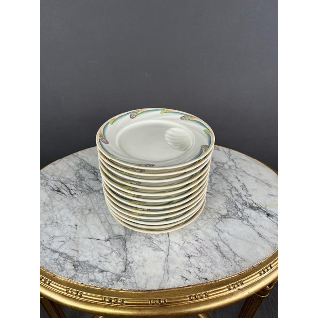 Platter and Plates from Sarreguemines, 19th Century, Set of 13 For Sale - Image 6 of 10