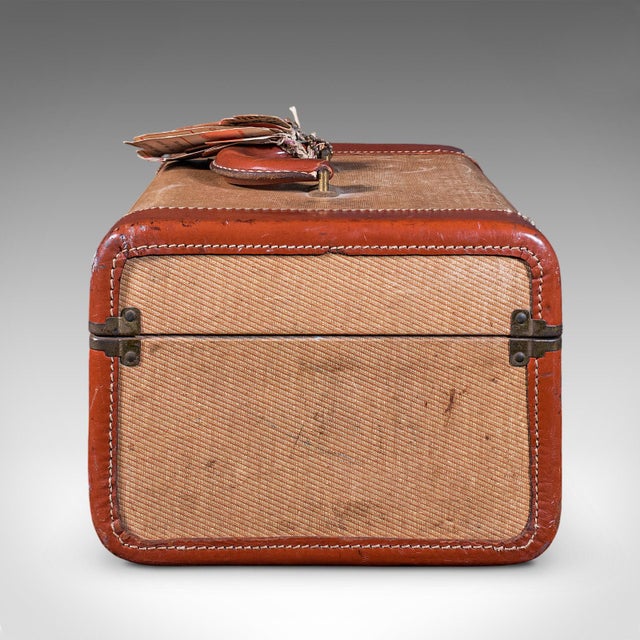 1960s Vintage Jet Age Vanity Case, American Personal Luxury Case, Revival, Mid Century For Sale - Image 5 of 12