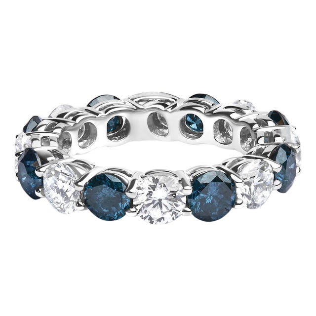 14K White Gold 6 1/4 Cttw Alternating Lab-Grown White and Natural Treated Blue Diamond Eternity Band Ring (F-G Color, VS1-VS2 Clarity) - Size 7.5 For Sale