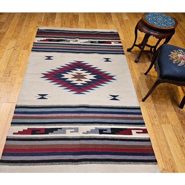 Vintage American Southwestern Saltillo Kilim Rug, Medallion & Striped Pattern, Ivory & Red, 5x7 For Sale In Chicago - Image 6 of 18