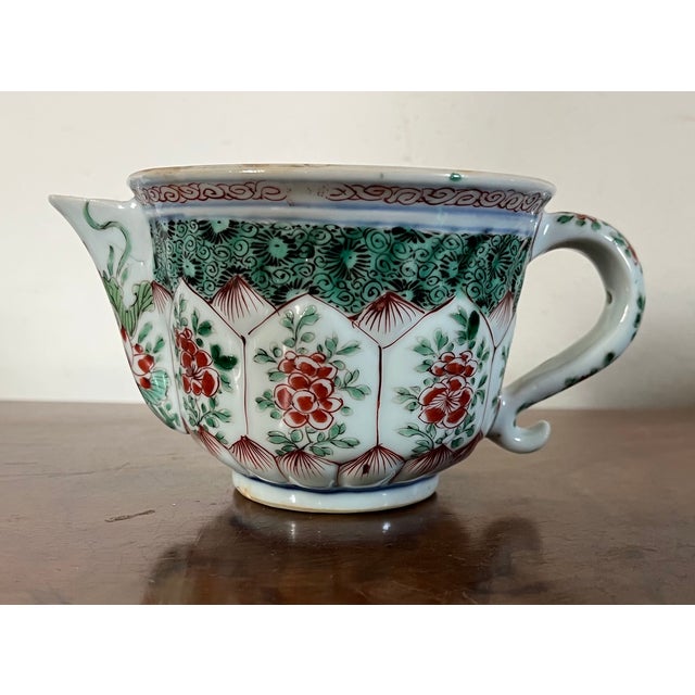 Antique Chinese Famille Verte Porcelain Small Teapot or Cream Jug Kangxi Period (1662–1722) For Sale - Image 4 of 15