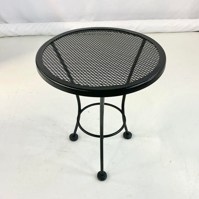 Mid-Century Boho Chic Atomic Mesh Patio Side Table, Woodard Attributed For Sale - Image 6 of 10
