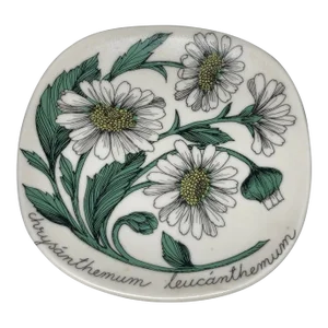 Vintage Design Esteri Tomula Arabia Finland Botanica Wall Plate Chrusanthemum Leucanthemum / Ox-Eye Daisy White Ceramic