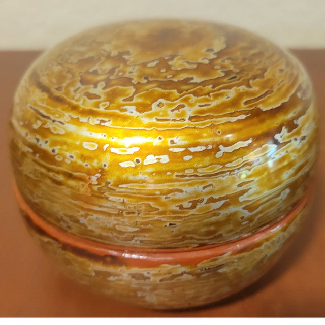 Brown Vintage Burmese Japan Yun Lacquer Nesting Lidded Bowls Set of Two For Sale - Image 8 of 11