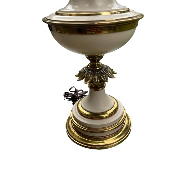 Mid 20th Century Vintage Hollywood Regency Enamel and Brass Table Lamps Attributed to Tommi Parzinger Stiffel - a Pair For Sale - Image 5 of 10