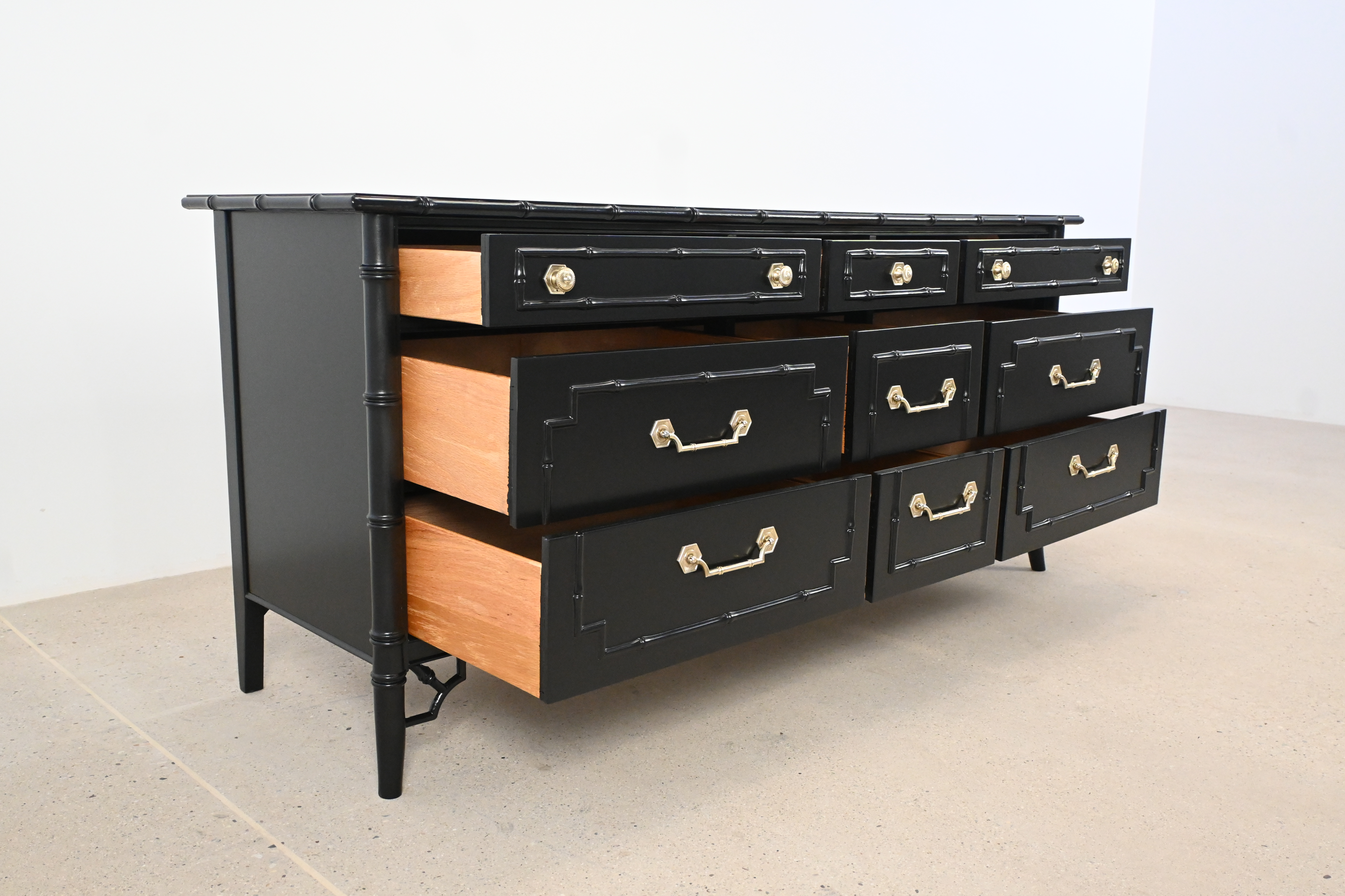 black bamboo dresser Thomasville Allegro Faux Hollywood Regency Lacquer 9 Drawer Dresser| Newly Refinished Black Velvet Mermaid Evening sequined making the Marisela chest Size:11 (Child)