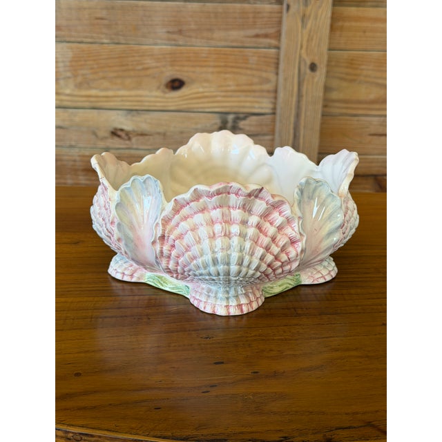 Off-white Vintage Italian Majolica Ceramic Clustered Shell Centerpiece Bowl For Sale - Image 8 of 11