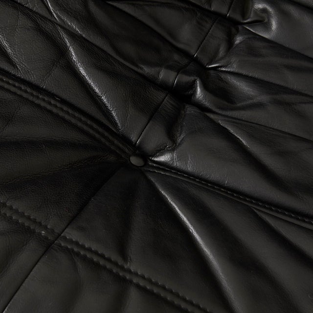 Animal Skin Black Leather “Togo” Two-Seater Sofa Attributed to Michel Ducaroy for Ligne Roset, 1970s For Sale - Image 7 of 7