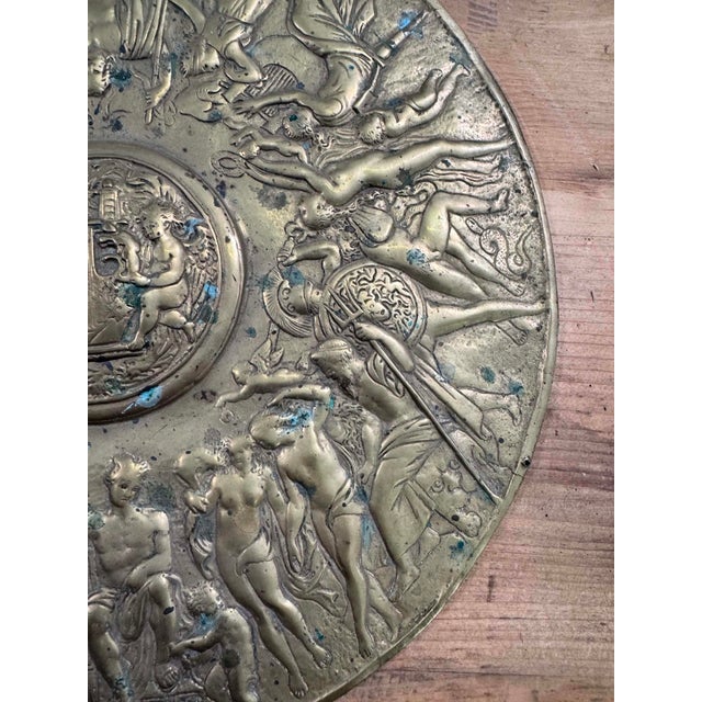 Gilt bronze tondo with mythological decoration – The Arts and the Muses – 19th century Important circular tondo in gilt...