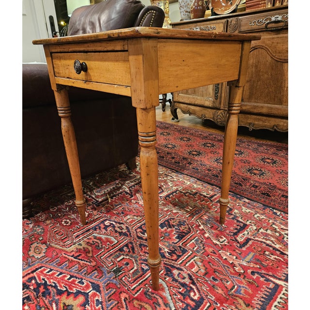 American Federal Style, Late 1800's Pine Single Drawer, Side or Worktable For Sale - Image 3 of 12